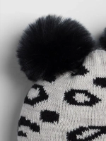 Шапка для девочки зимняя с помпонами на завязках