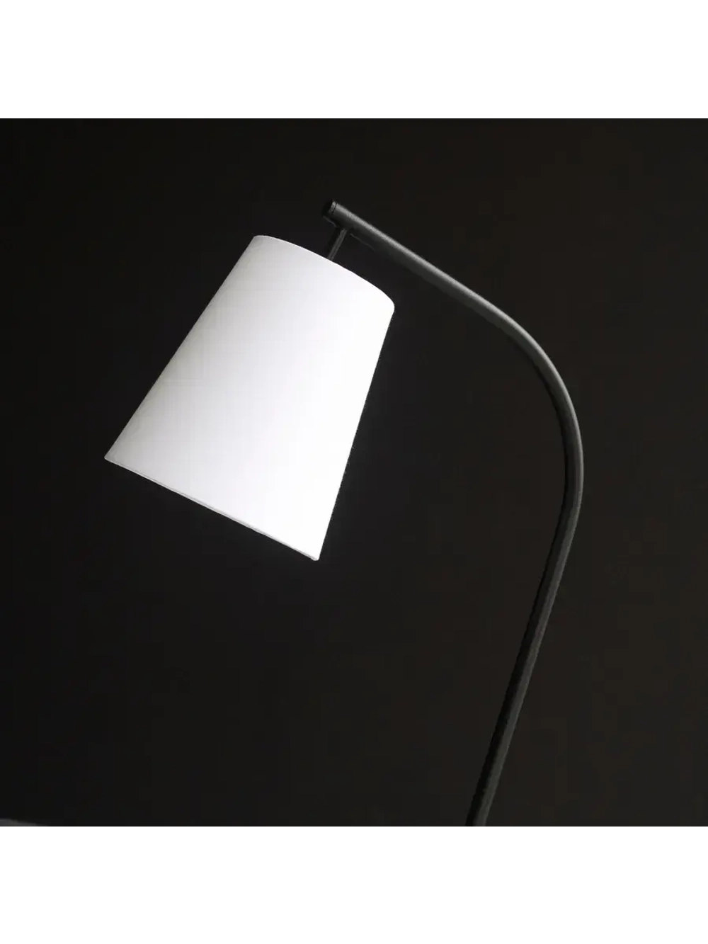 Торшер напольный с абажуром в гостиную современный