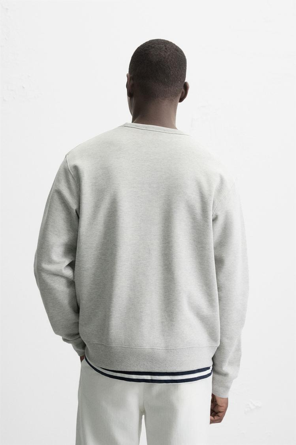 ZARA БАЗОВАЯ ТОЛСТОВКА С КРУГЛЫМ ВЫРЕЗОМ, СЕРЫЙ МЕЛАНЖ