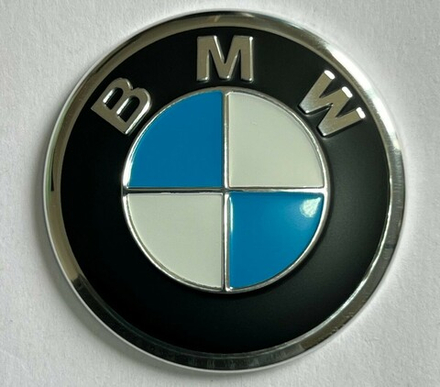 Стикер алюминиевый 56мм BMW