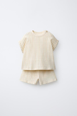 ZARA КОМПЛЕКТ ИЗ ФУТБОЛКИ И ШОРТОВ В КЛЕТКУ, ЭКРЮ