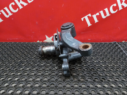 Кулак поворотный правый 2020г