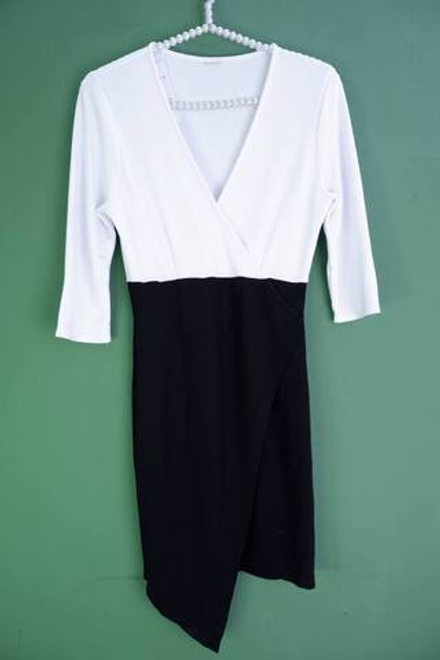 Платье Asos для офиса, маркировка 36, визуально на 42 размер