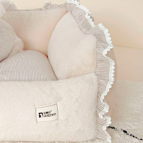 2063 Лежанка прямоугольная, кремовая, оборка в БЕЖЕВУЮ полоску PREMIUM (чехлы съёмные) + овальная подушечка в комплекте