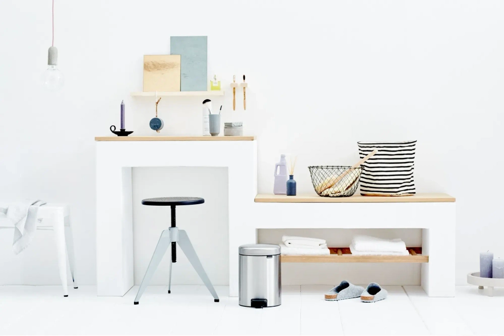 Brabantia Контейнер для мусора NewIcon 5л, полированная сталь