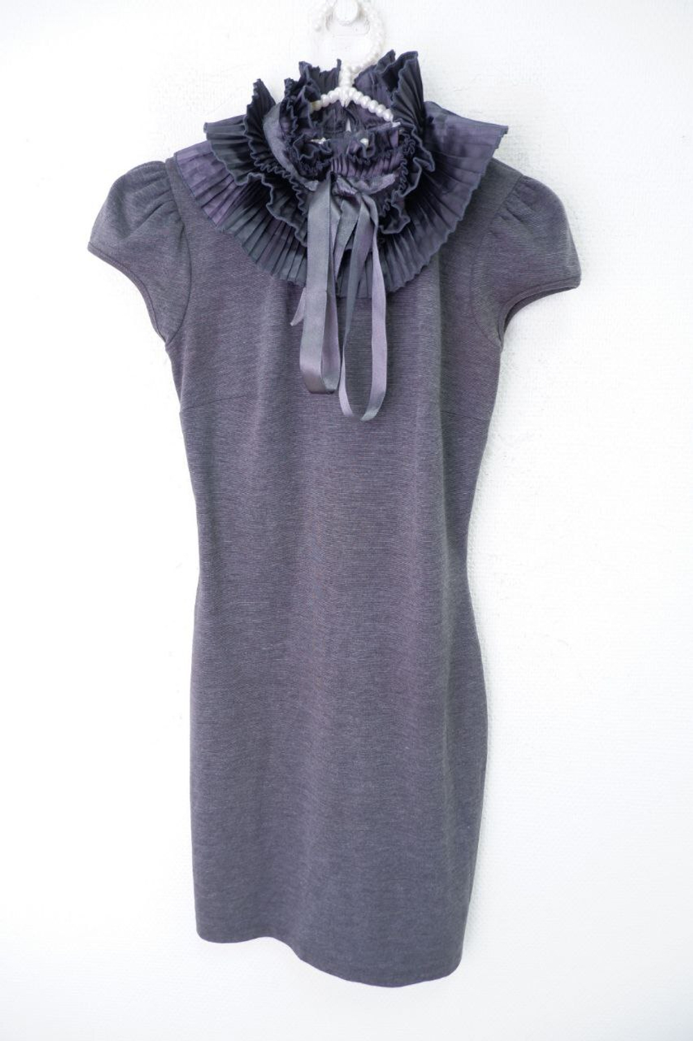 Платье с красивым воротом 42/44 размер