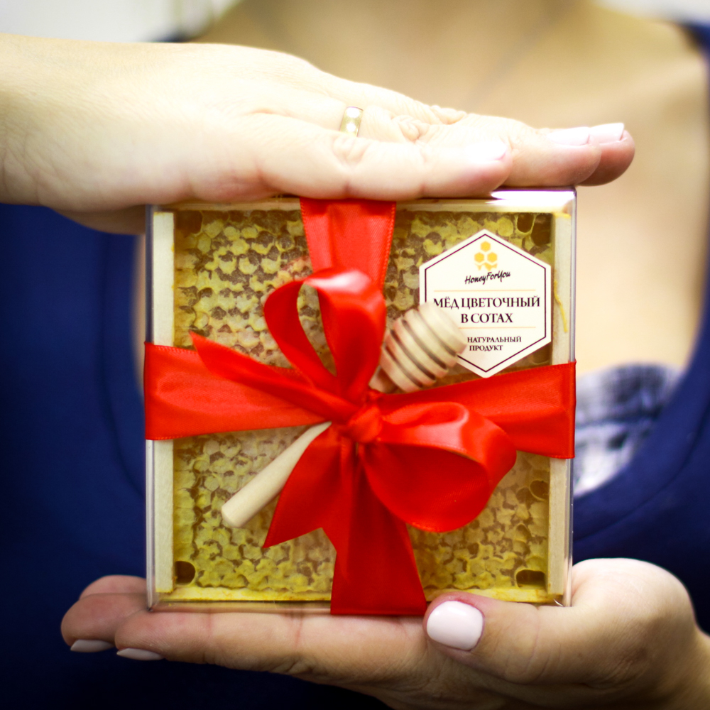 Натуральный мед в сотах HoneyForYou в подарочном оформлении с красной лентой, 350 г