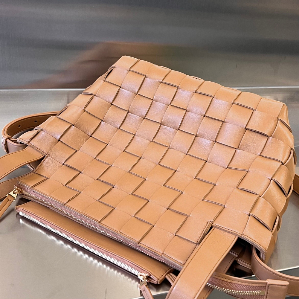 Bottega Veneta Bowling Cassette 28 cm
