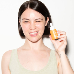 3INA The Vit C Orange Serum - Осветляющая сыворотка для лица с витамином С /   30  ml  / GTIN 8435446418461