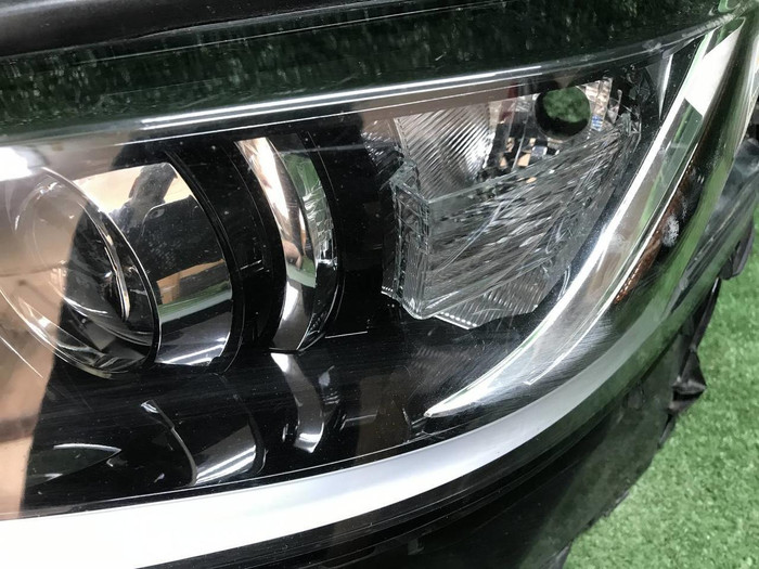 Фара левая Lexus ES 7 (2018-2021) LED
