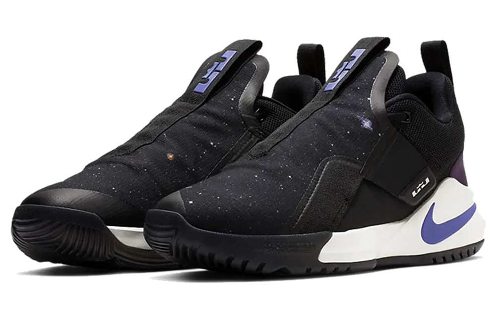 Кроссовки Nike Ambassador 11