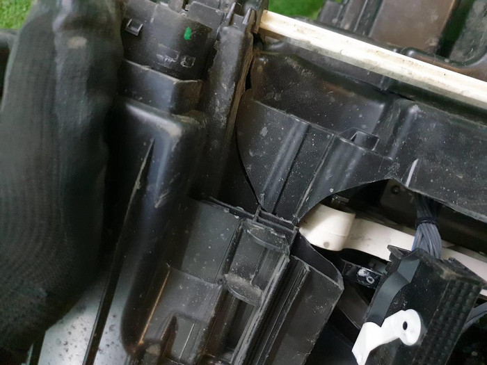 Битая Фара правая Mercedes E W213 (2016-2021) LED