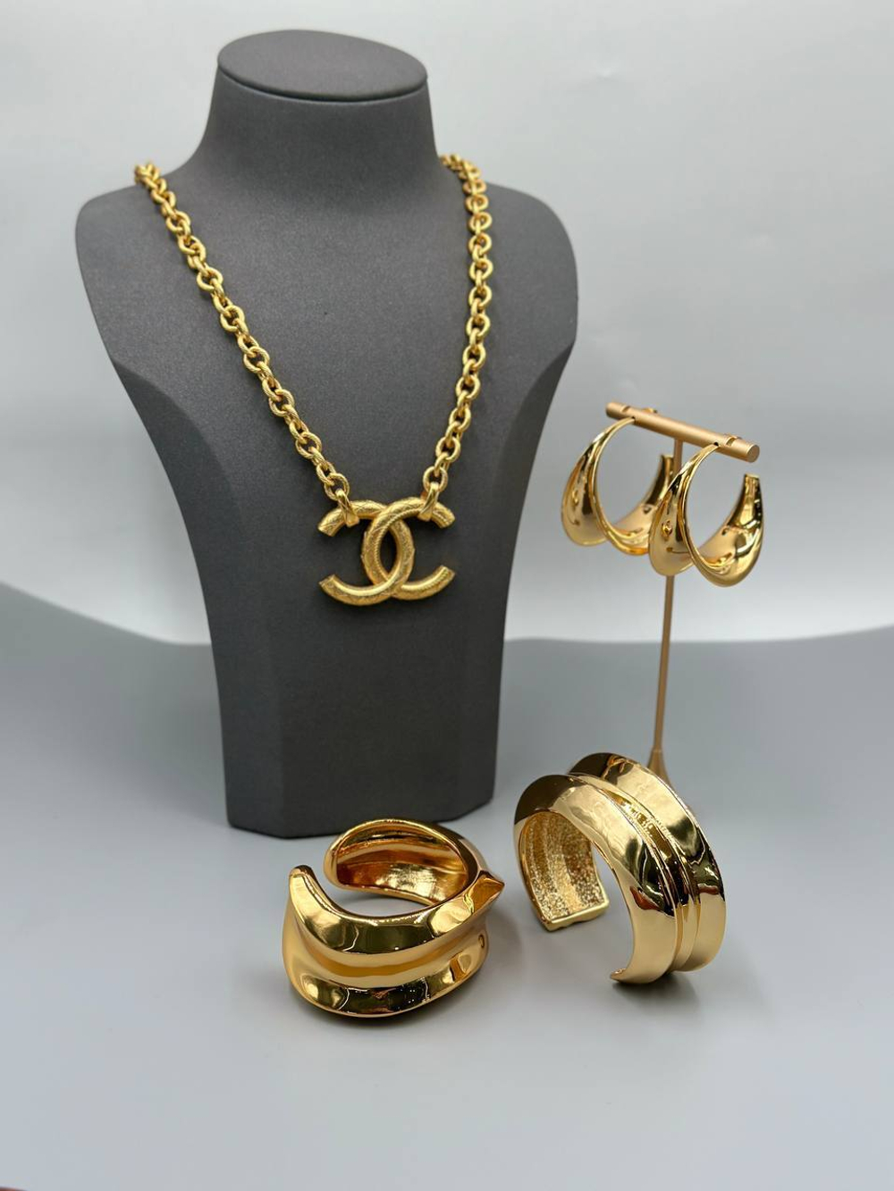 Серьги Yves Saint Laurent