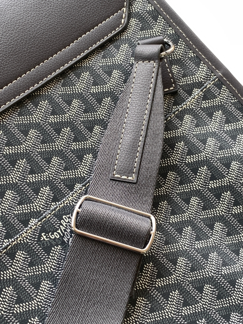 Goyard Coursier Messenger Bag 32 cm