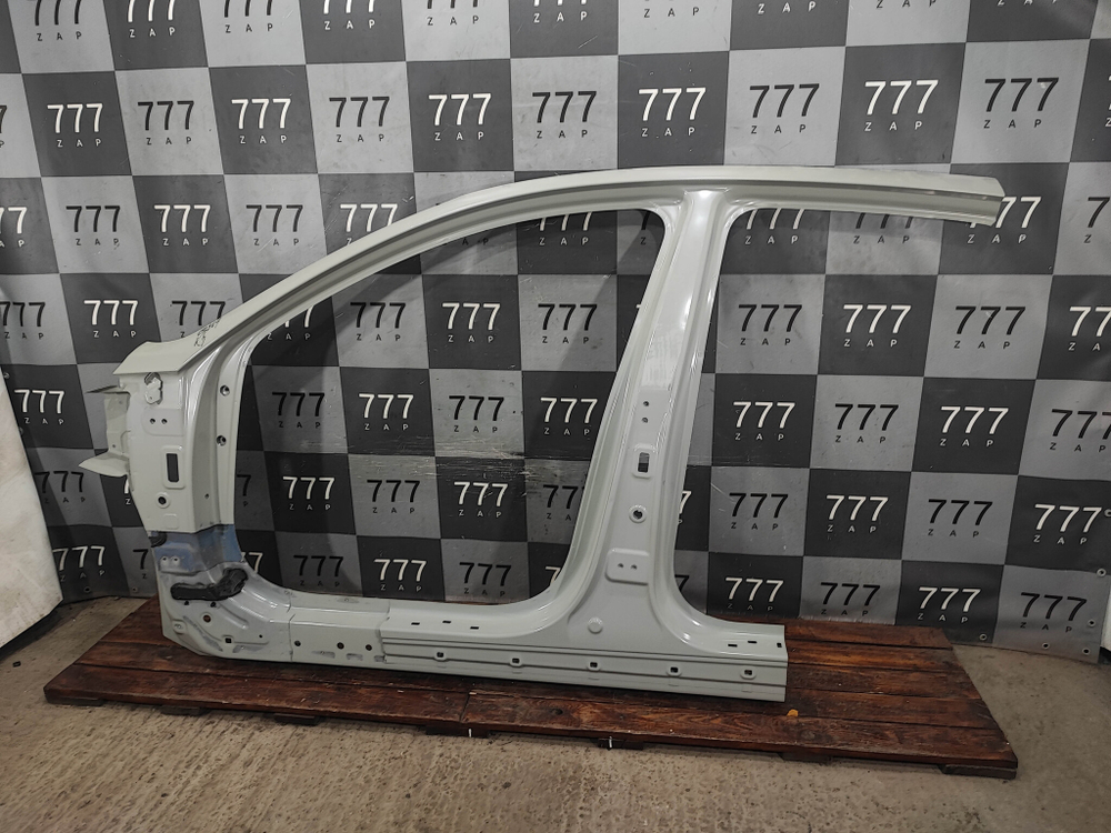 Боковина левая Kia K5 20-нв Новая Оригинал 71110L2A00