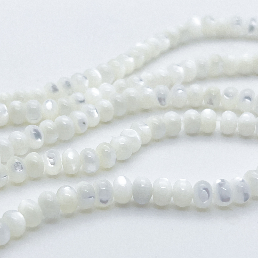 Перламутр, размер около 5,5*3,5 мм, цена за 24-25 шт (1/4 нити)