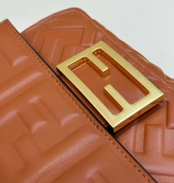 Fendi Baguette 19 cm
