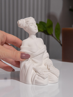 Девушка с таро