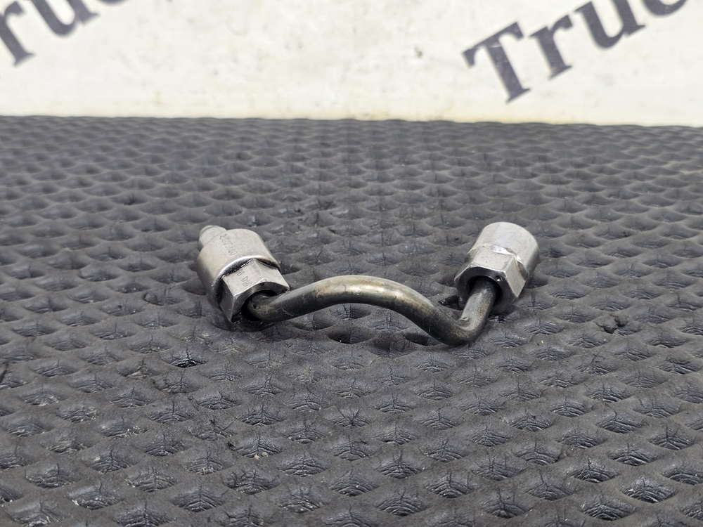 Трубка топливная