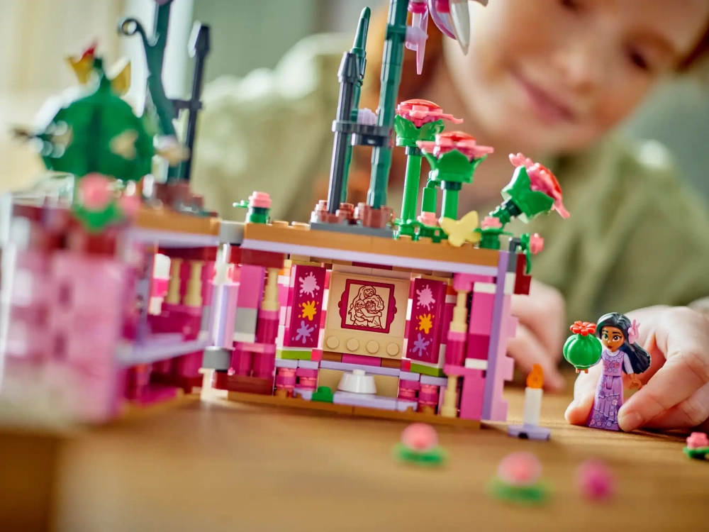 Конструктор LEGO Disney 43237 Цветочный горшок Изабеллы