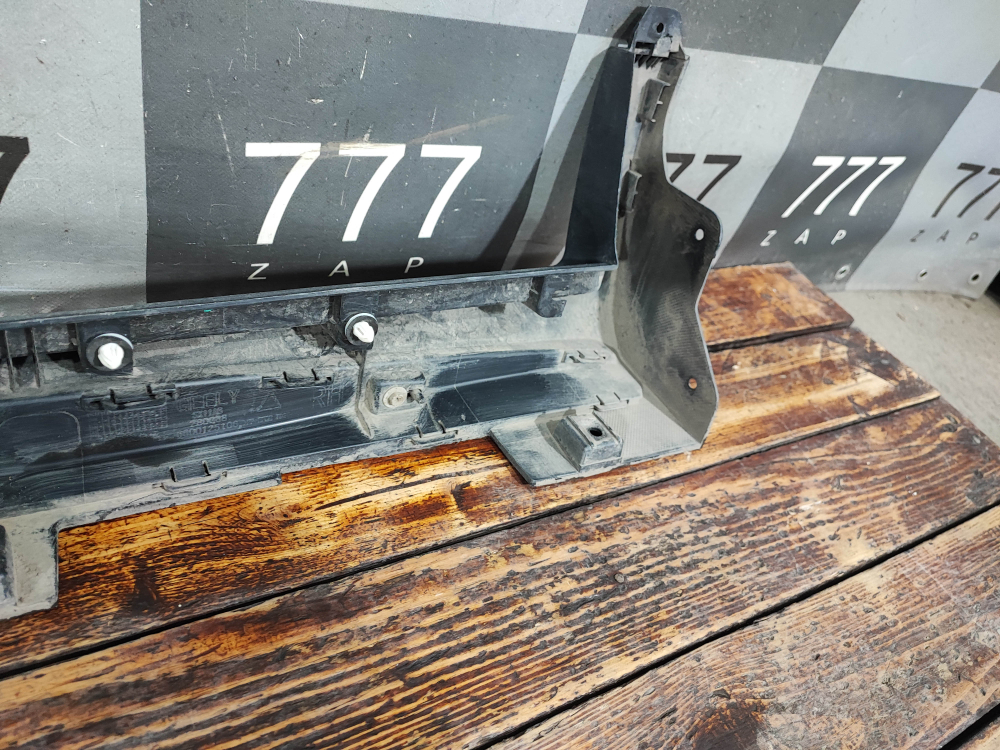 Накладка порога правого Geely Coolray 19-нв Б/У Оригинал 6073055800