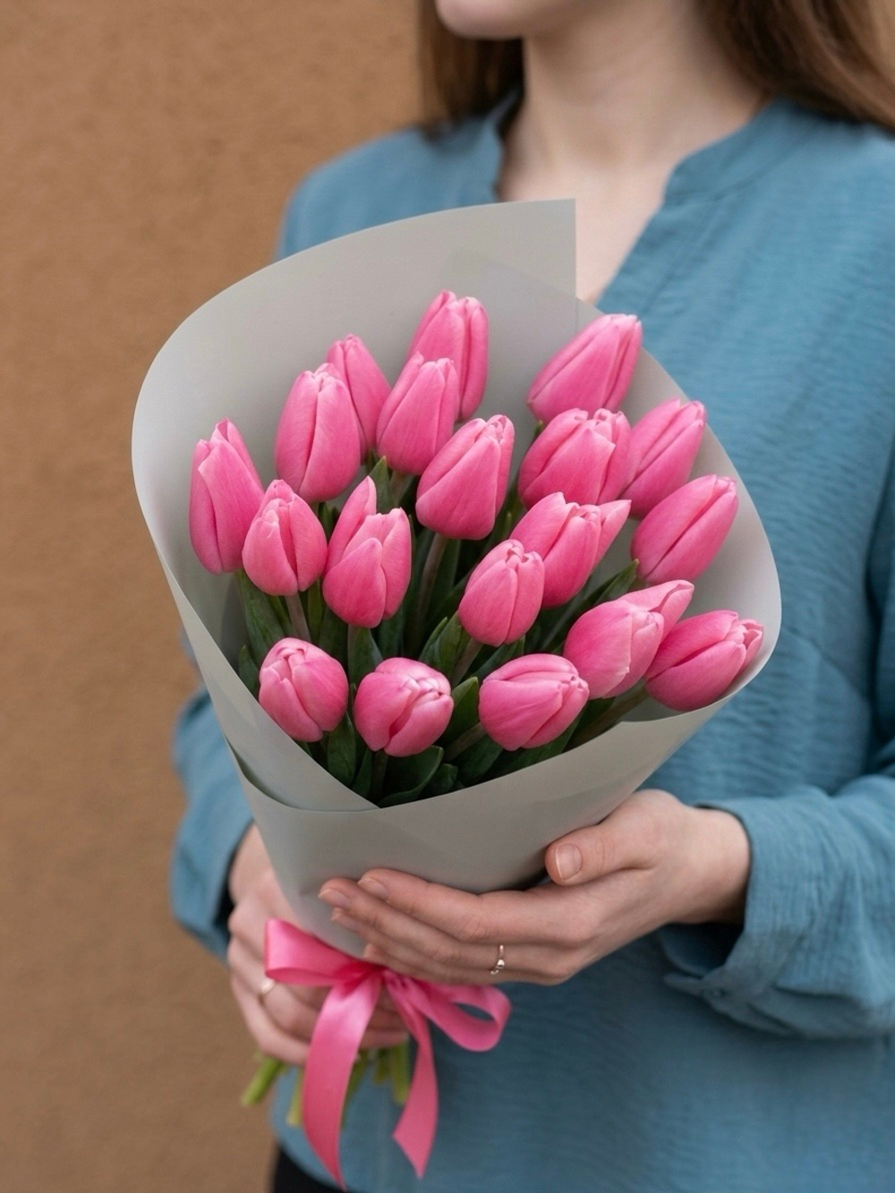 Букет из 19 розовых тюльпанов