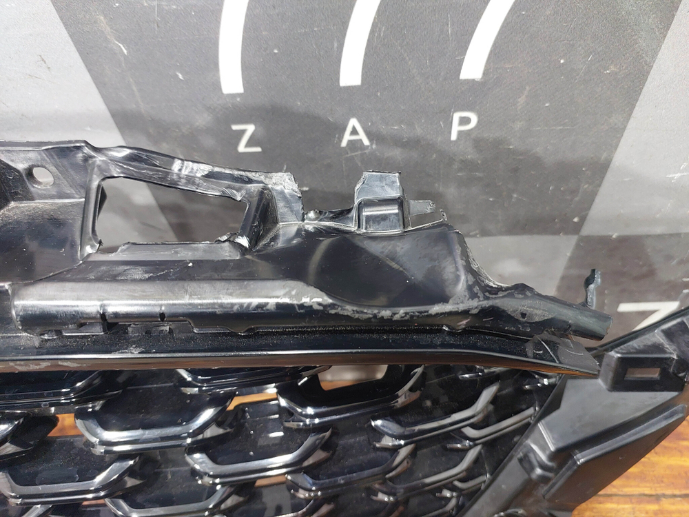 Решетка радиатора Mazda CX-5 2 (KF) 21-нв Б/У Оригинал KBST50719