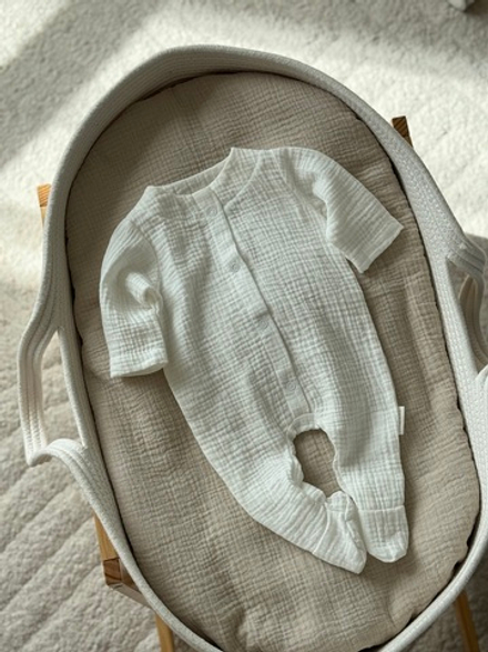 Комбинезон без декора и чепчик, Белый