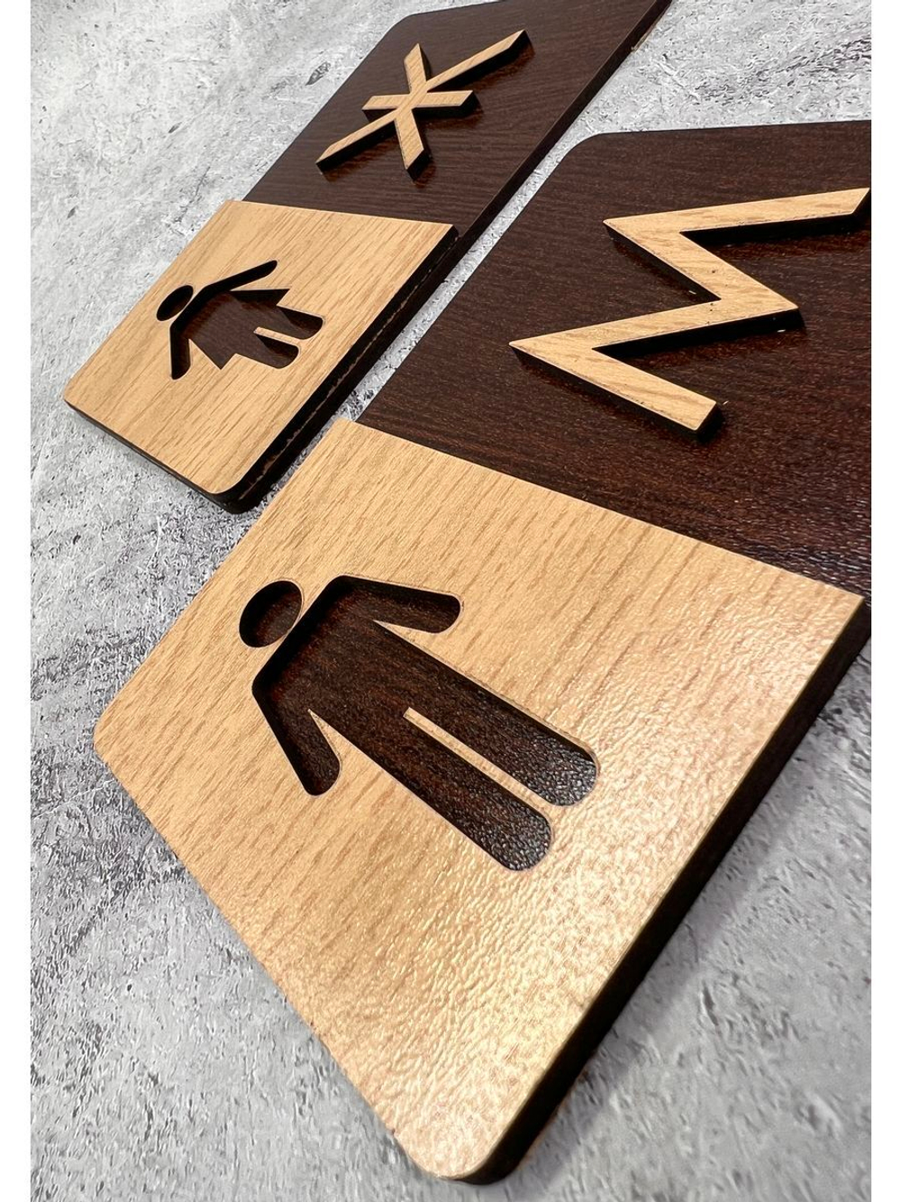 Табличка Туалет