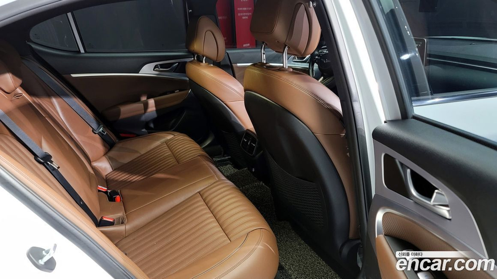 Genesis G70 2.0T AWD (11.2019)