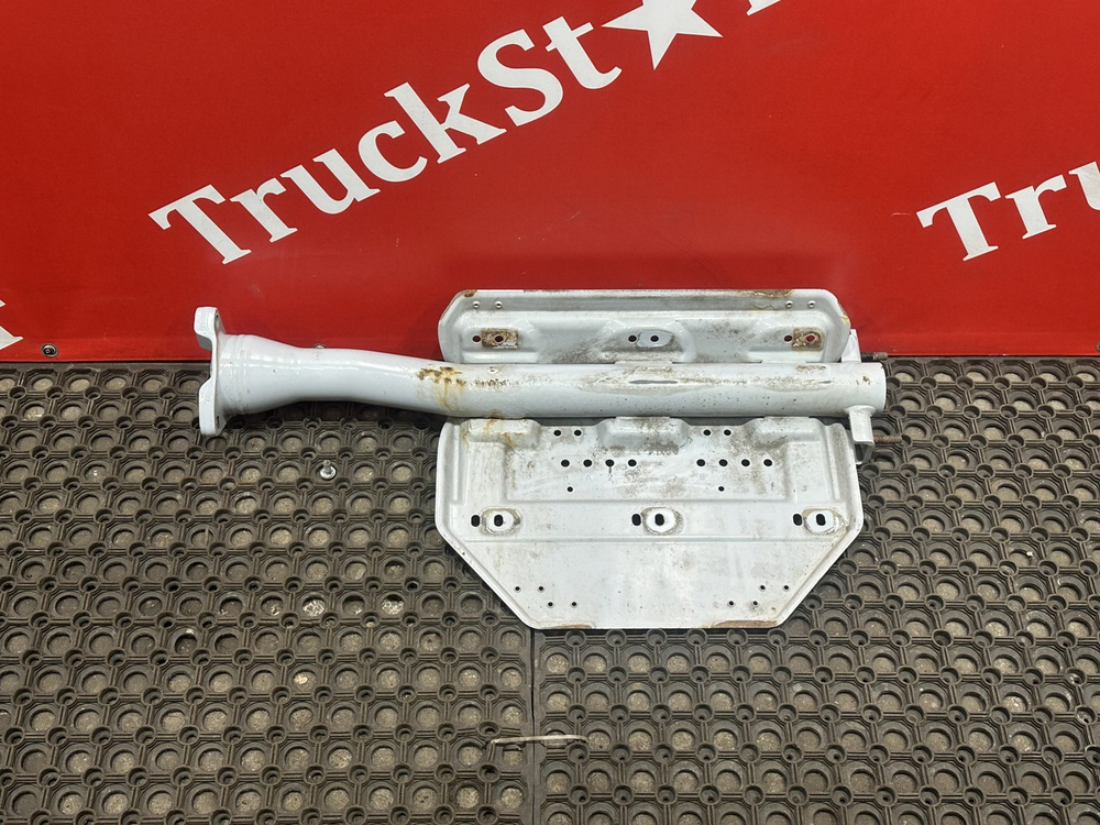 Кронштейн крыла задний правый 2018г.