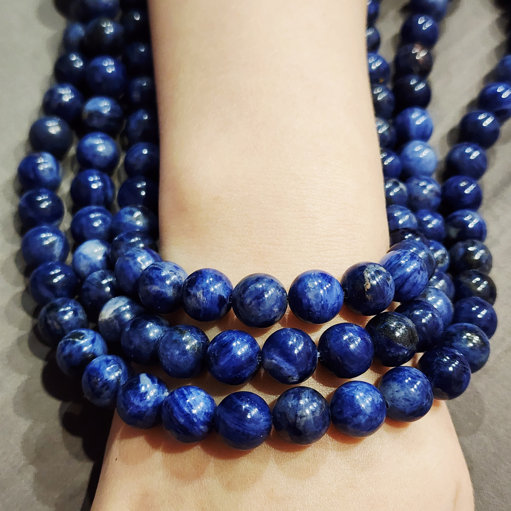 Содалит, яркий, шар 10мм, цена за нить 9.5см (1/4)