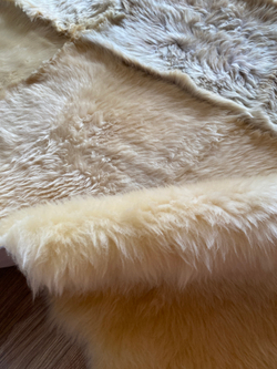 Ковер прямоугольный натуральный мех овчина 170 х 170 см. (6 шкур)
