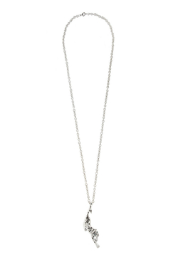 "Бизарта" подвеска в серебряном покрытии из коллекции "Дикие кошки" от Jenavi с замком карабин