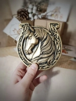 Статуэтка Лошадь и подкова символ 2026 года