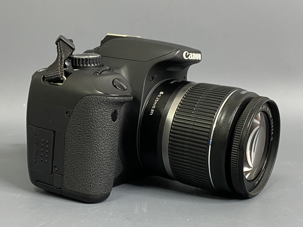 Canon 650D Kit 18-55mm IS 17.000 кадров