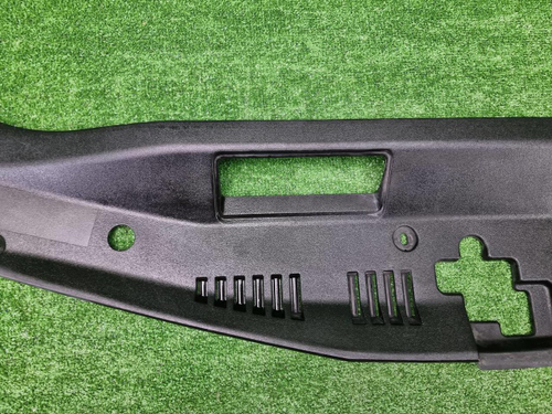 Кожух замка капота Toyota Camry xv70 (2017-н.в.)