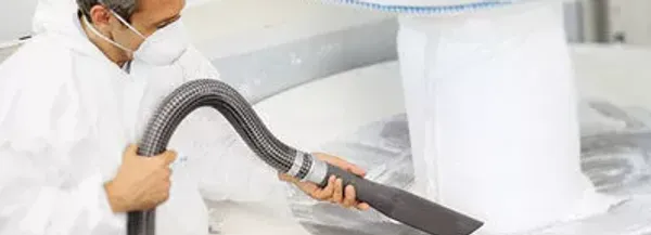 Чем собирать вредный мусор на складе