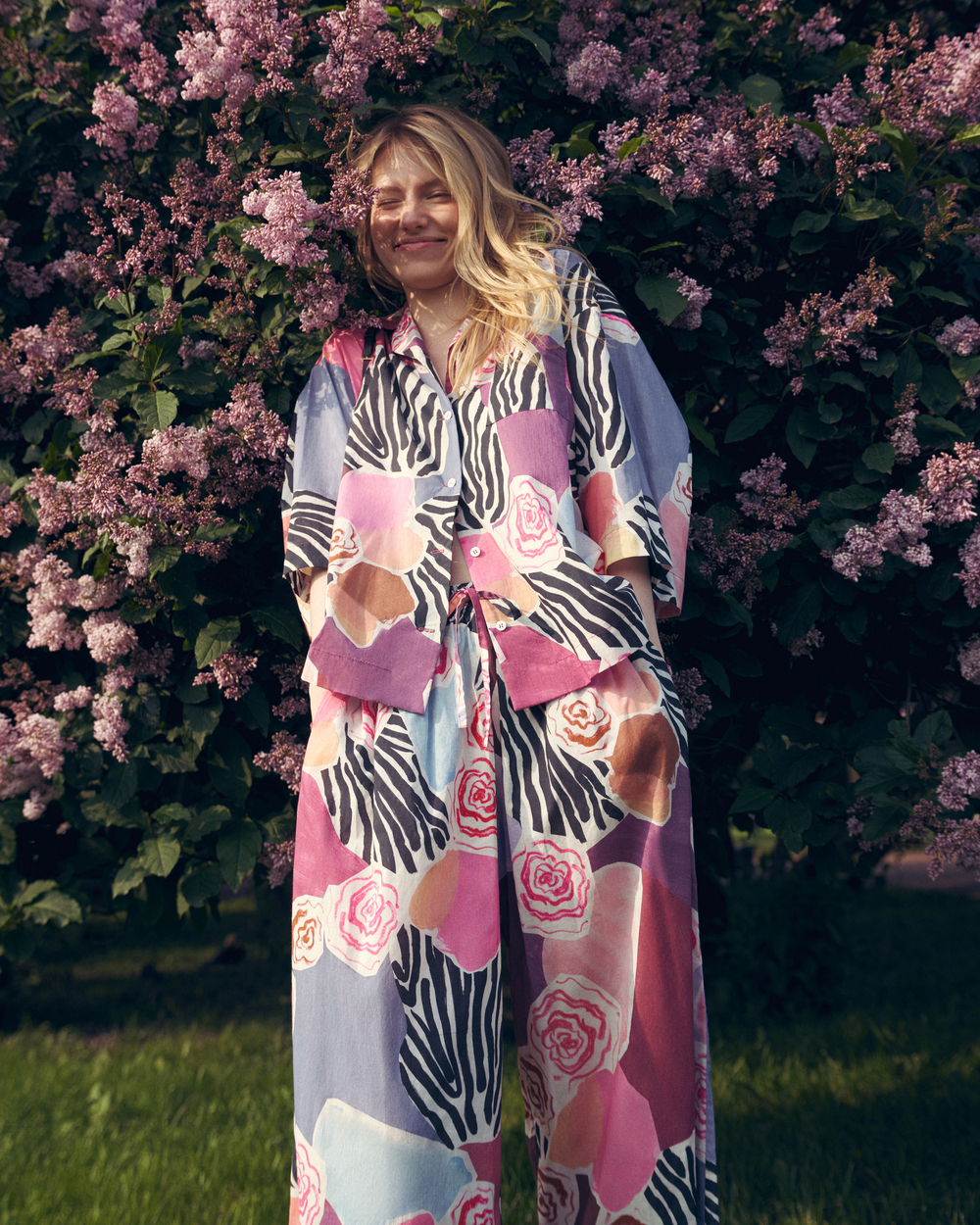 Костюм с укороченными брюками CROP