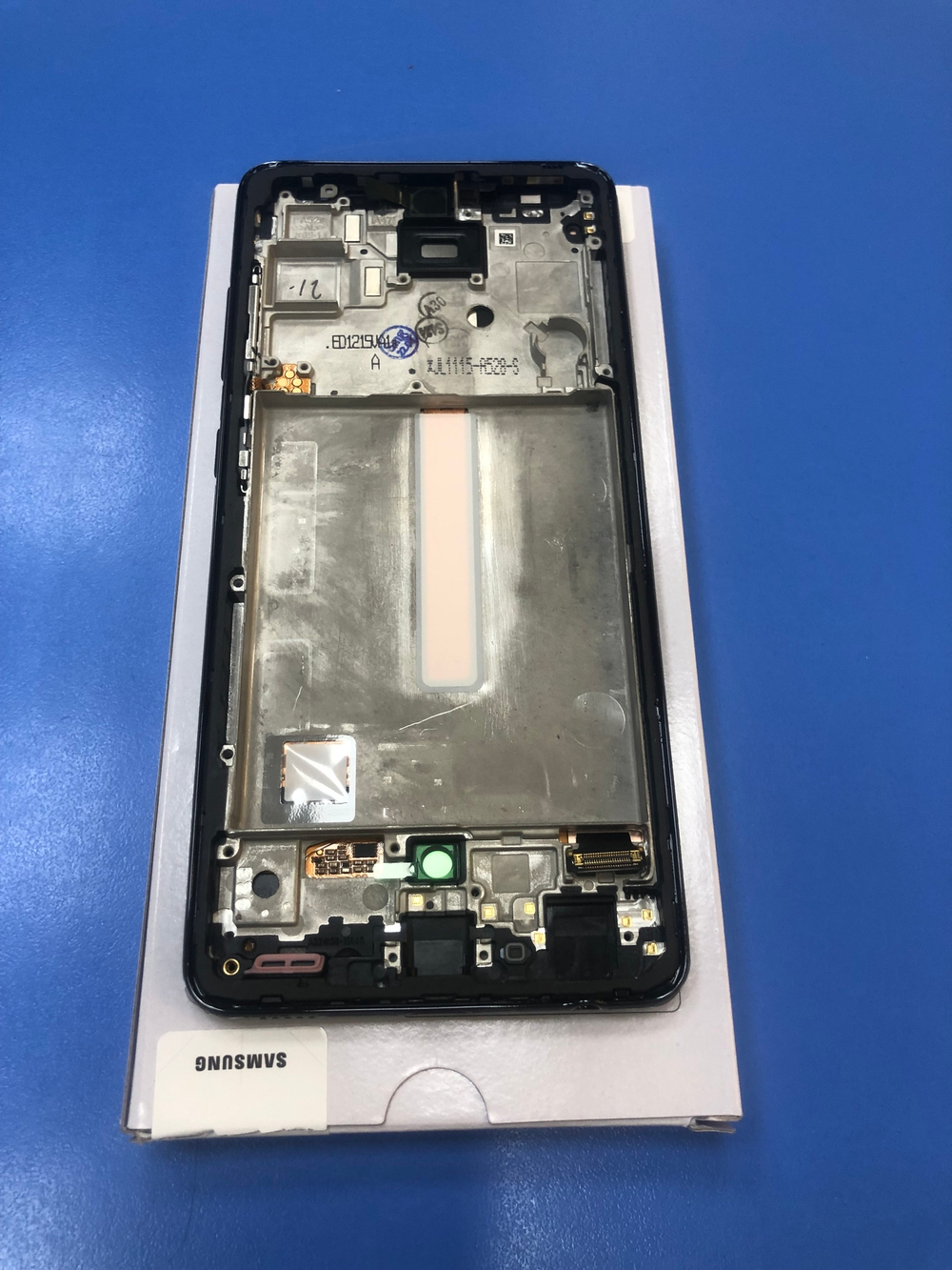 Дисплей в сборе с тачскрином и рамкой, черный, для Samsung A525 Galaxy A52 Оригинал