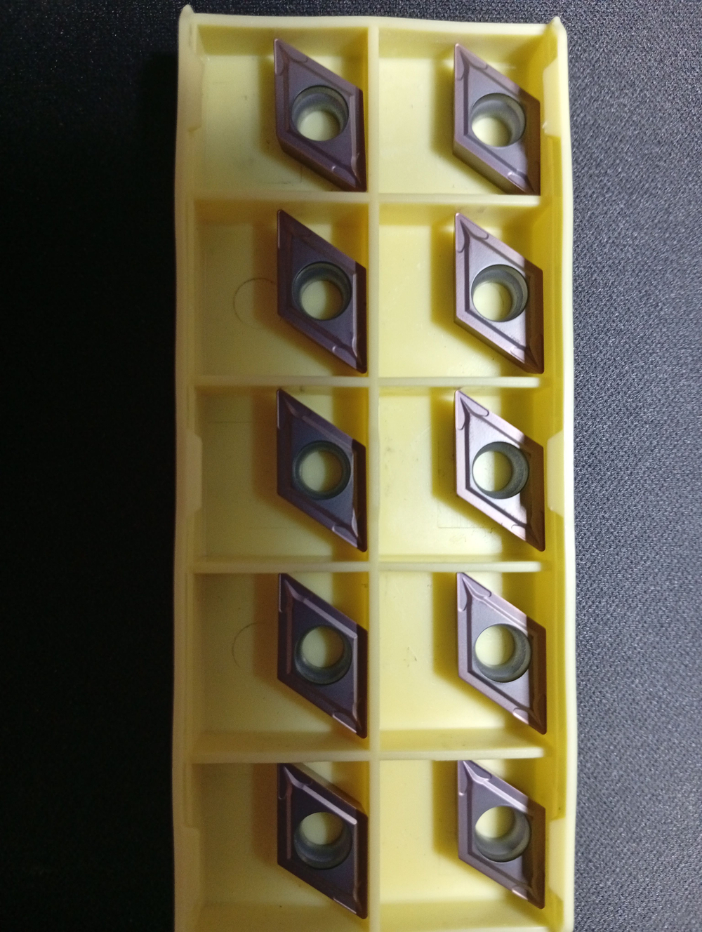 Пластина токарная DCMT11T304 RW1027