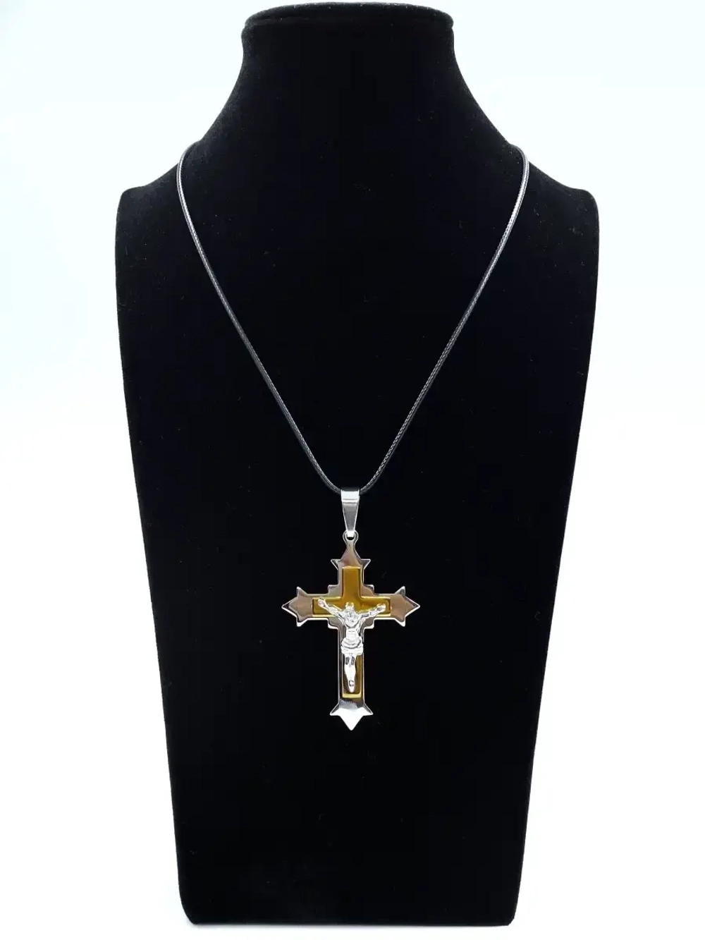 Крупный массивный крест из нержавеющей стали