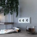 Рамка на 3 поста Antik (жемчужный) WL07-Frame-03