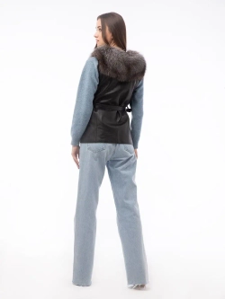 Жилет из натурального меха песца и натуральной кожи