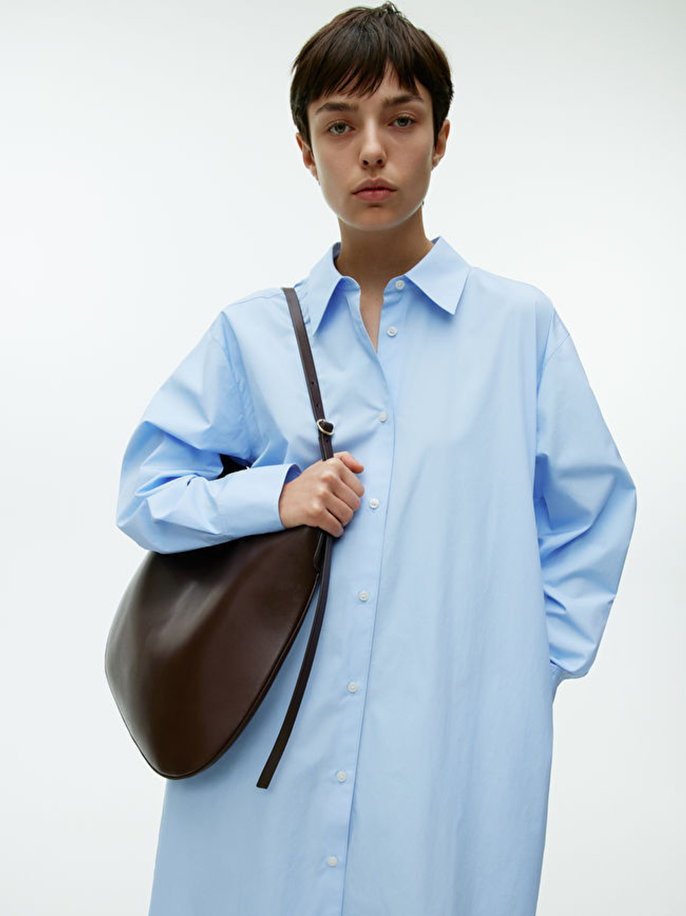 ARKET КОЖАНАЯ СУМКА ЧЕРЕЗ ПЛЕЧО В ФОРМЕ ПОЛУМЕСЯЦА, ТЕМНО-КОРИЧНЕВЫЙ