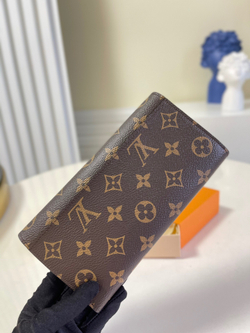 Louis Vuitton Sarah Wallet