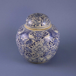 Ваза в бело-синих тонах с крышкой