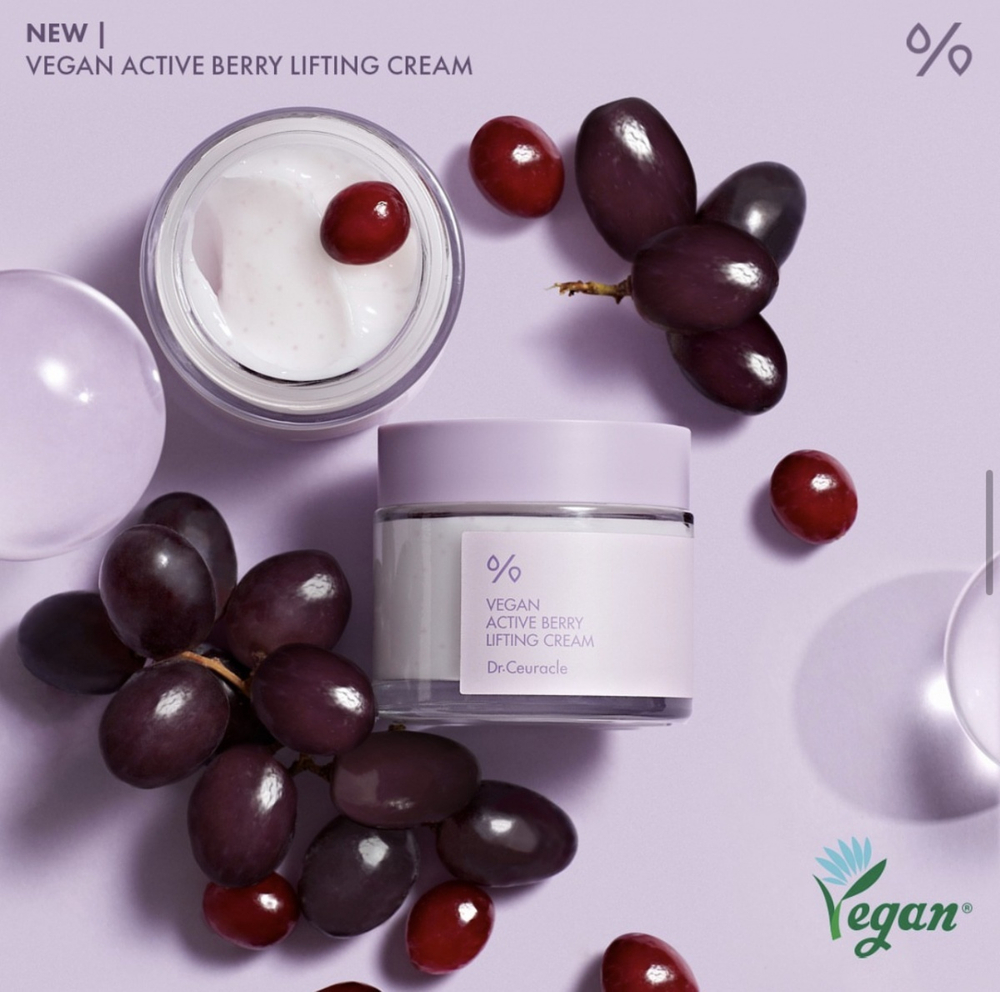 DR. CEURACLE Крем-гель для лица с ресвератролом и экстрактом клюквы Vegan Active Berry Lifting Cream 75 г