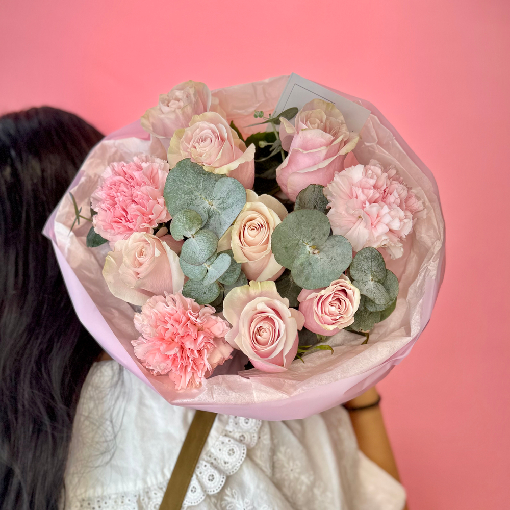 Авторский букет с Розовой розой и диантусами 240220264