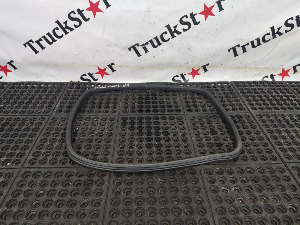 Уплотнитель инструментального ящика 2023г